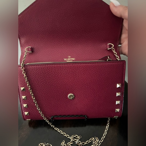 VALENTINO GARAVANI Rockstud
Wallet On A Chain - Picture 3 of 12
